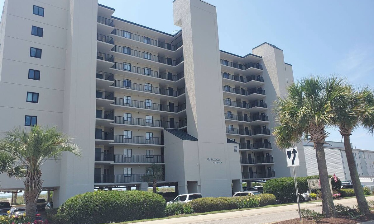 Windy Hill Condo | Oceanfront Corner Condo - Beach Club I 8F
