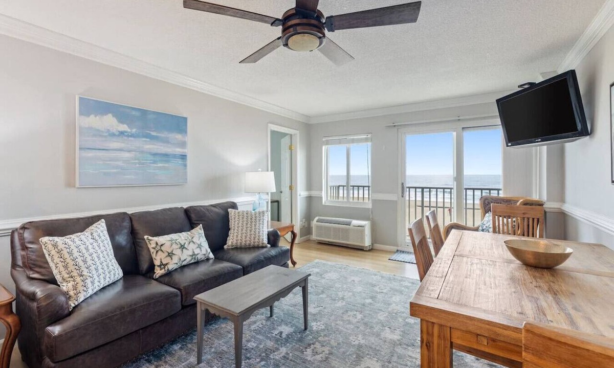 Northeast Virginia Beach Condo | Oceanfront Condo, Heated Pool, Fitness Center