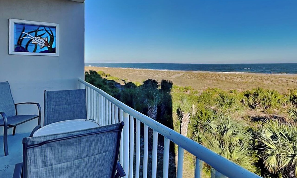 Tybee Island Condo | Oceanfront condo w. panoramic views + resort amenities.