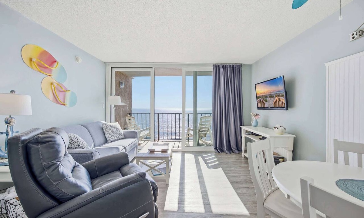 Crescent Beach Condo | Oceanfront Suite Private Balcony Top Location