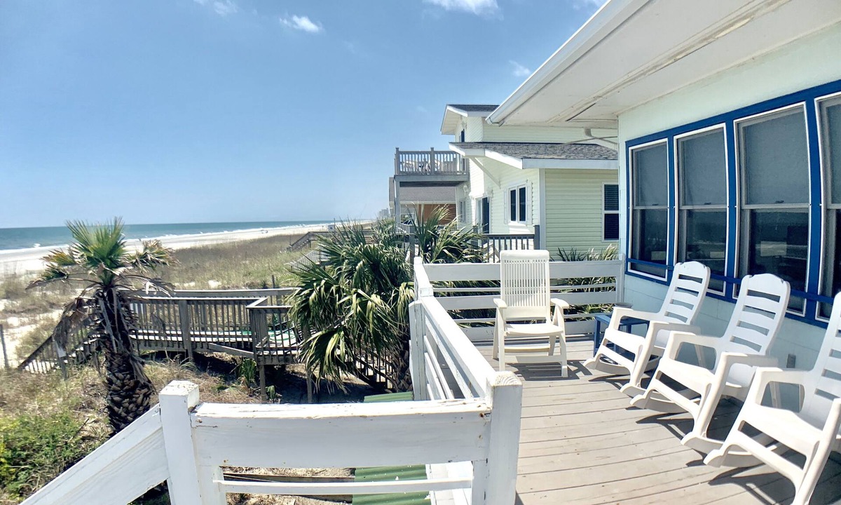 Surfside Beach House | Oceanfront TOES in The SAND Surfside Beach 2br/1ba FREE WiFi