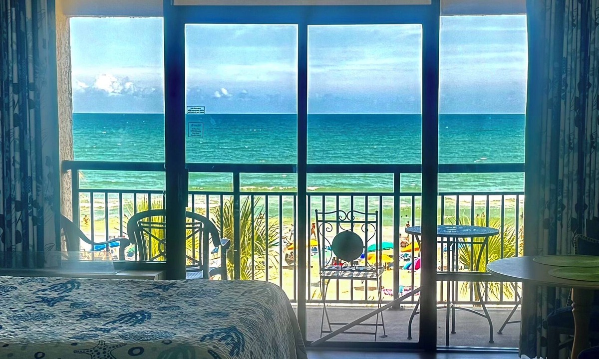 Myrtle Beach Apartment | Oceanfront/Voted "9 Best Hotels with Waterparks"