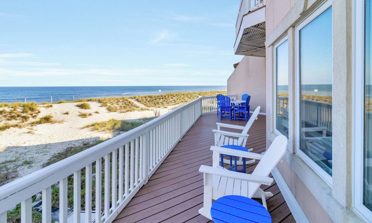 Tybee Island House | Oceanview with Sunrise Views, Direct Beach Access & Hot Tub