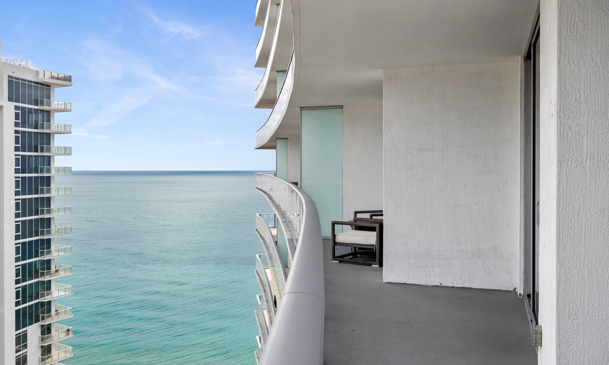 Hollywood South Central Beach Condo | On the Beach, Ocean and City Views 17 Zen at LYFE Resort