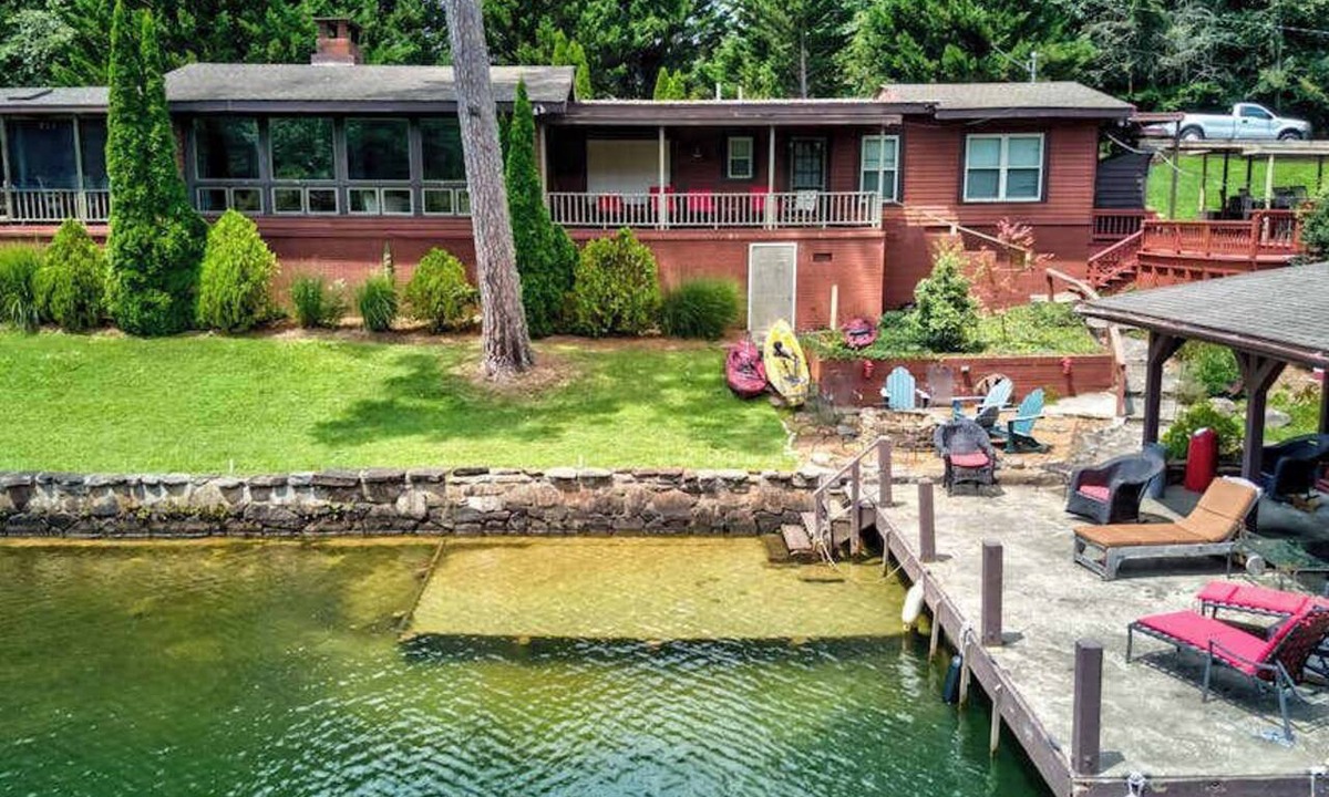 Lakemont House | On The Lake - Main House
