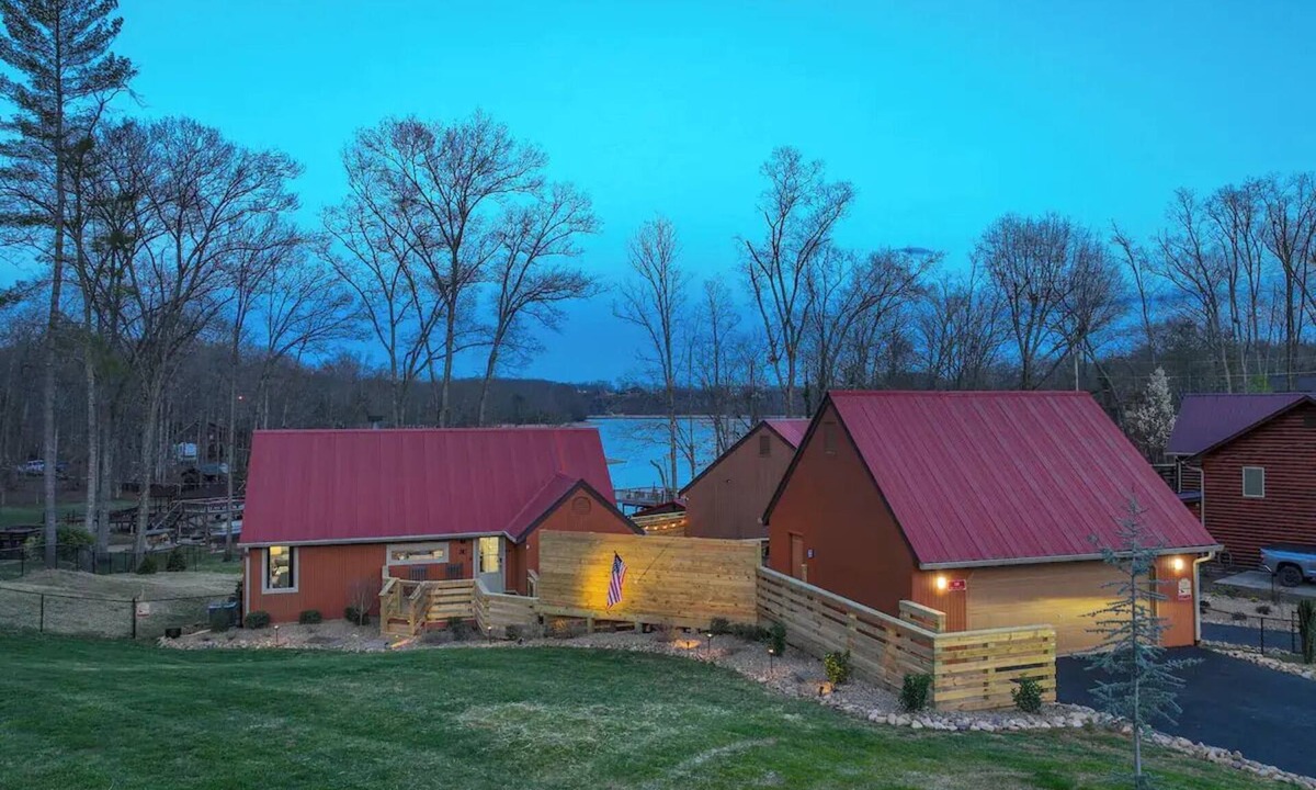 Oak Grove House | One Pointe Luxury Lake Retreat – 4BR/4BA Comfort & Style