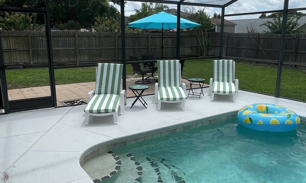 Deltona Lakes House | Orlando Theme Parks - Beaches - Port Canaveral - Space Center