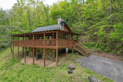 Sevierville House | Over the hills and far away! Smoky Mtns cabin!