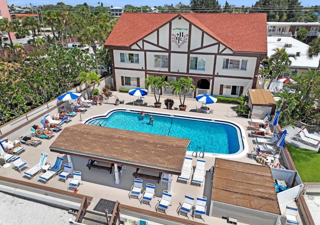 Belle Vista Hotel | Palm Crest Resort Motel