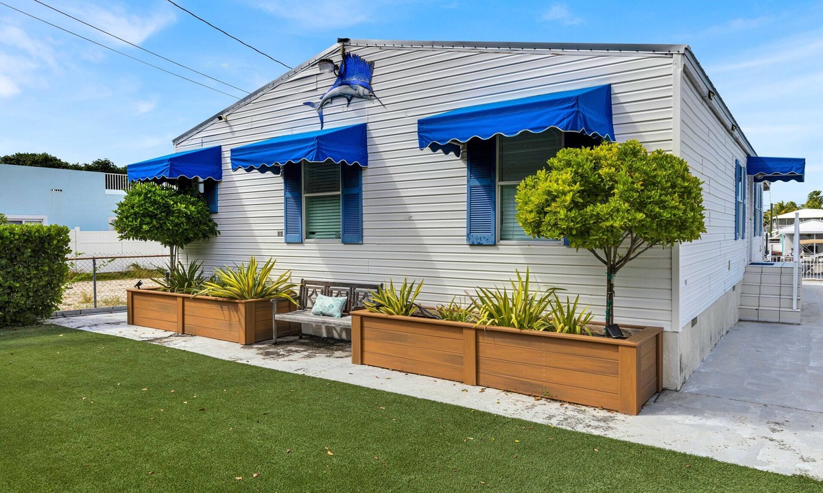 Anglers Park House | Paradise in florida Keys with boat lift. One and half hour from Miami.