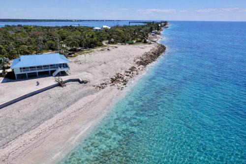 Englewood House | Paraiso Beach House Oceanfront Family-Friendly Views