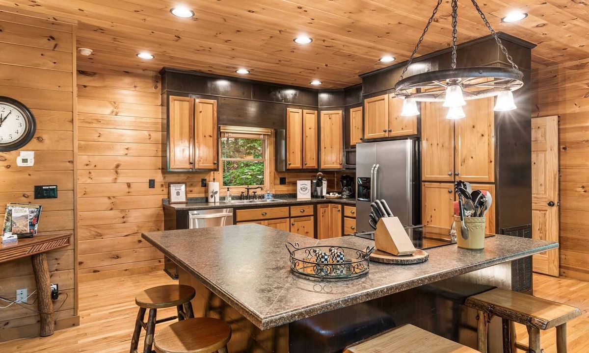 Morganton Cabin | Peaceful Blue Ridge Cabin w/Hot Tub & Fire Pit