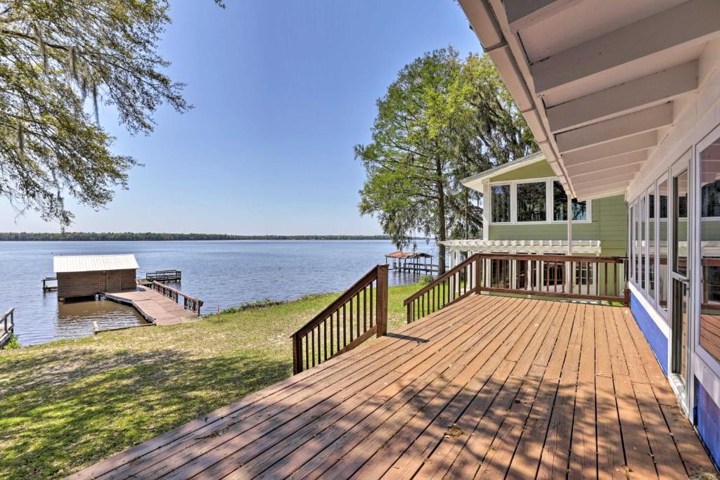Quincy House | Peaceful Escape with Boat Dock on Lake Talquin!