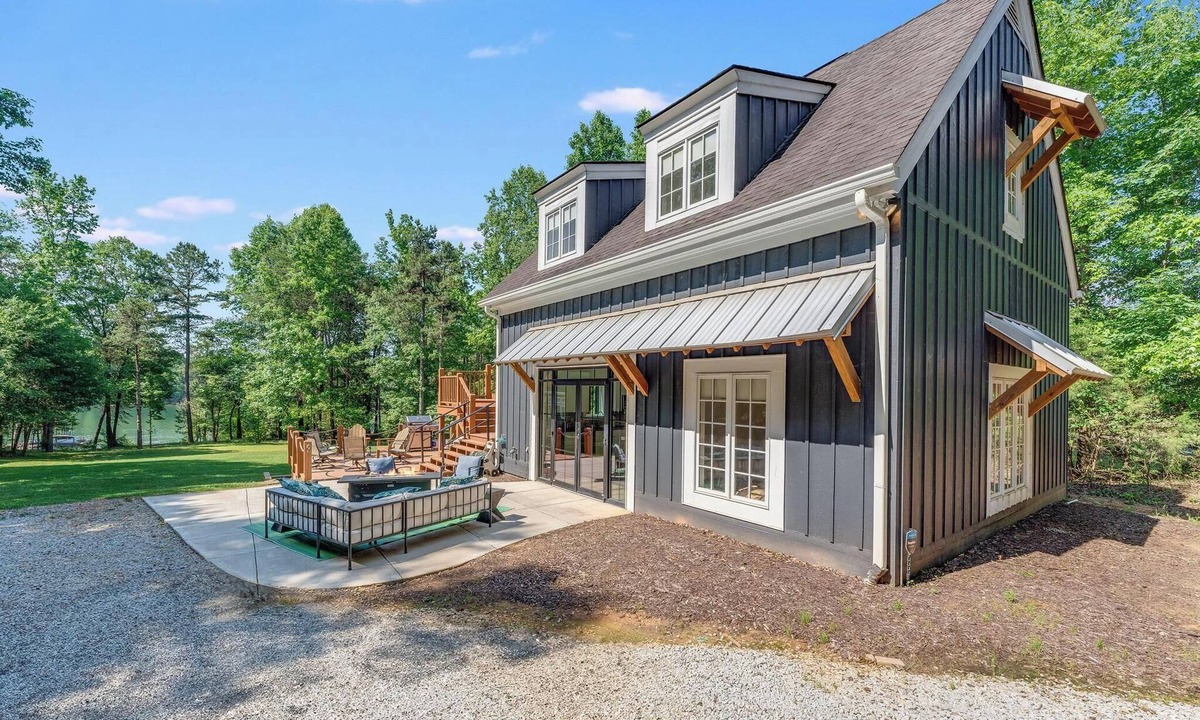 Reed Creek House | Peaceful Lakeside Retreat