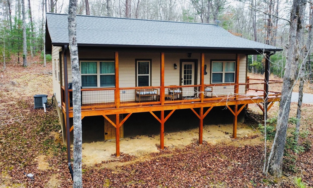 Murphy Cabin | Peaceful Mountain Cabin. Fully Equipped for Extended Stays & Remote Work