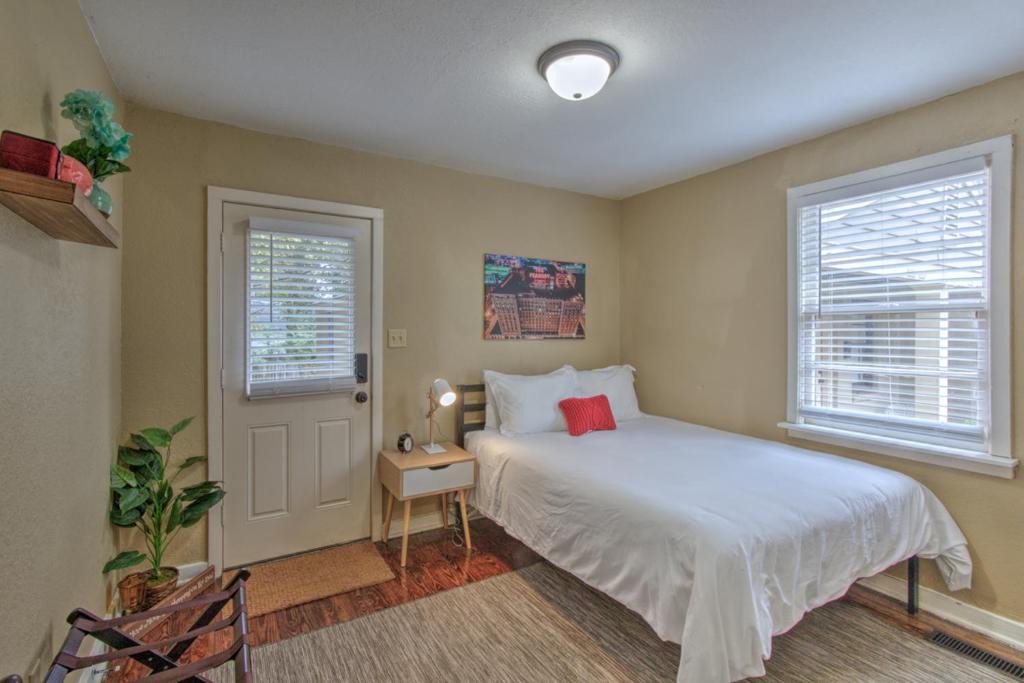 Midtown Apartment | Peaceful Retreat in Gated Midtown Community