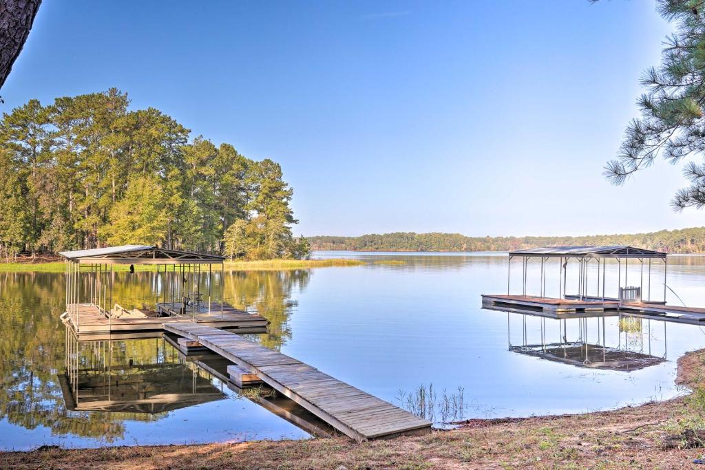 Tignall House | Peaceful Tignall Cabin on Strom Thurmond Lake!
