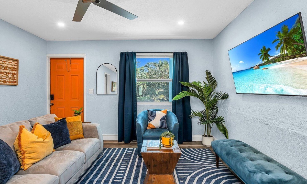 Riviera Beach House | Peanut Island Paradise I 4 Mins to Island Shuttle!