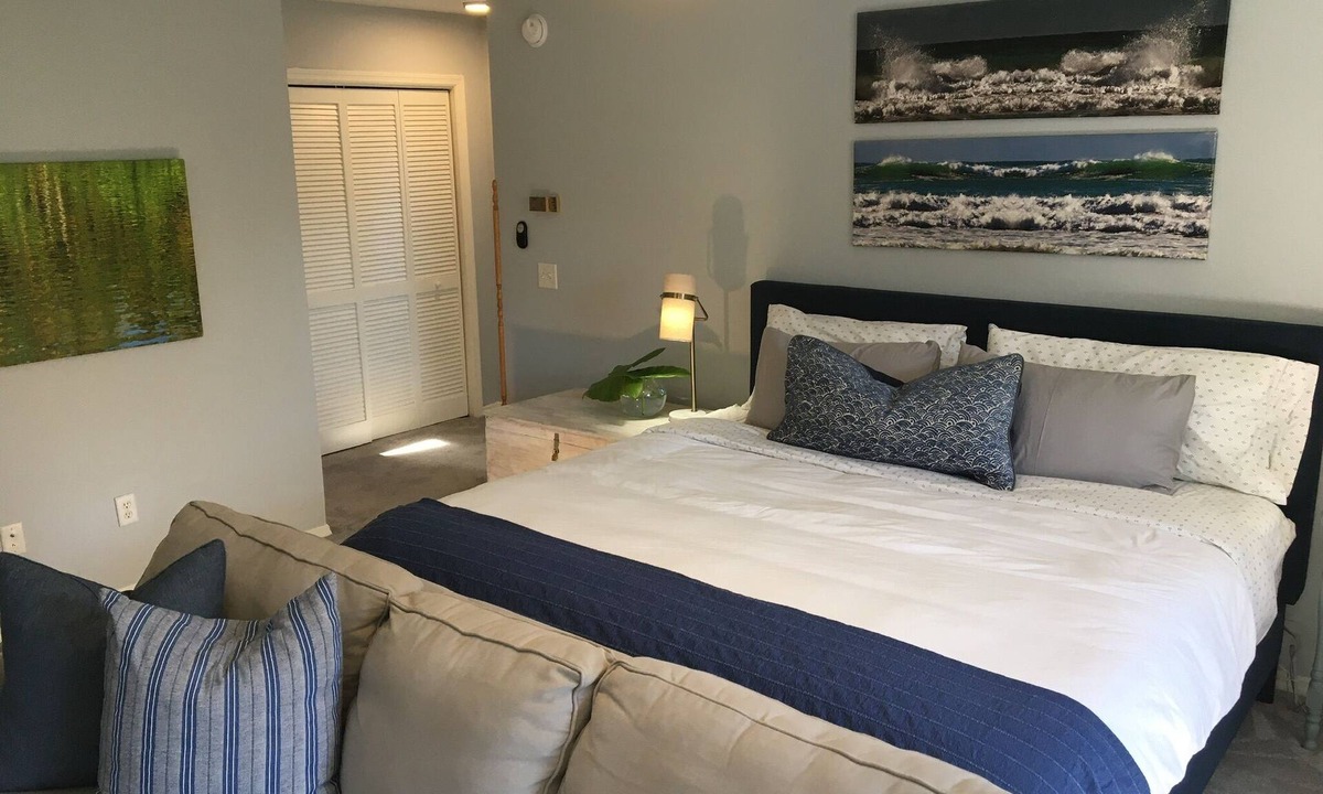 St. Augustine South House | Pelican Guesthouse-Spacious/Quiet/Comfortable