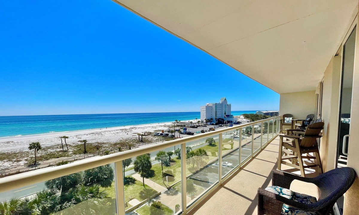 Sabine Yacht Racquet Club | Villa Sabine
