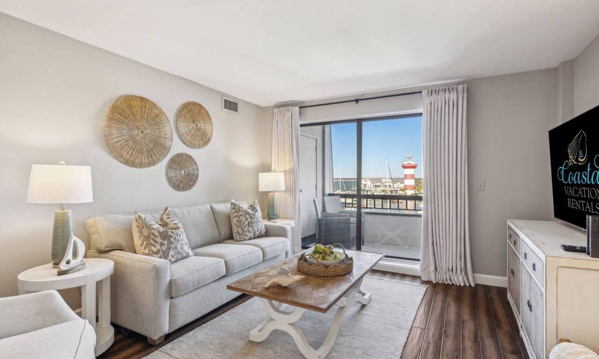 Harbour Town Condo | Penthouse condo overlooking Harbour Town Yacht Club