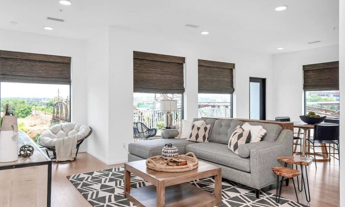 North Capitol Condo | Penthouse Condo with a River View - Walk to Downtown + Garage Parking