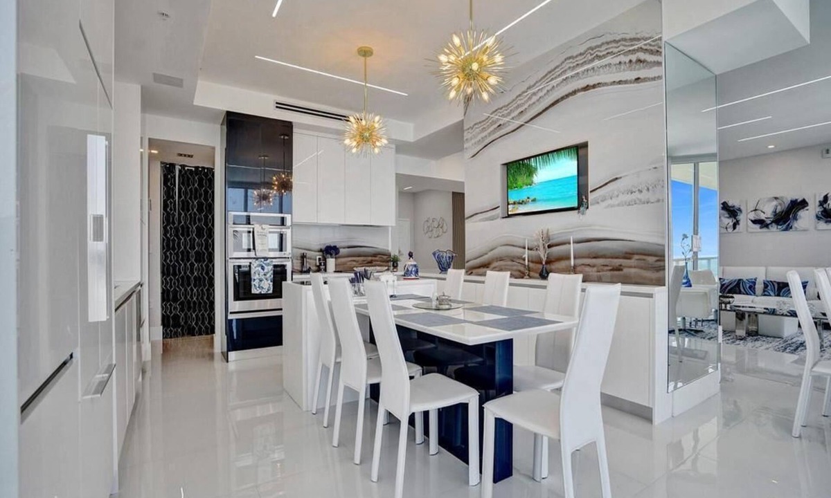 Sunny Isles Beach Apartment | Penthouse Oceanfront for up to 7 people at La Perla. Miami Glittering Paradise!