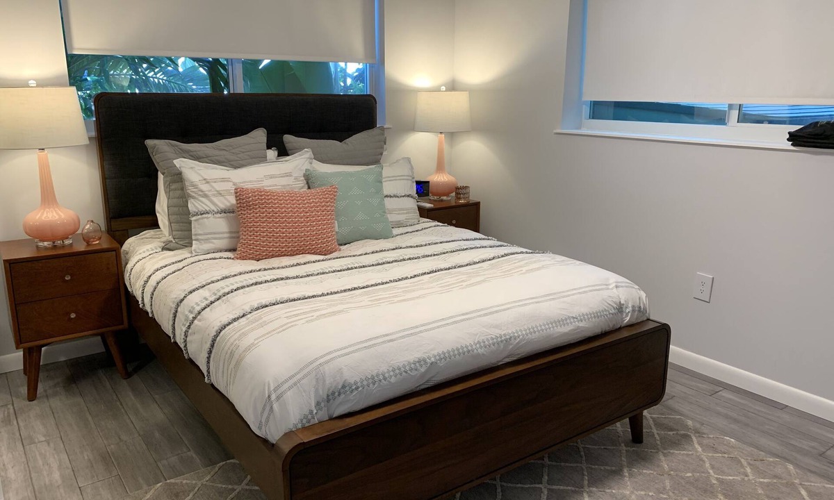 Midtown House | Perfect 2 BR Escape Near Smathers Beach w Bikes, fishing poles & Beach Chairs!