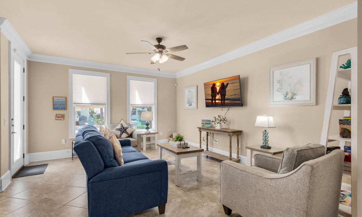 Villages of Crystal Beach House | ☀️Pet Friendly-1 Block to Lagoon Community Pool-4BR Southern Comfort VCB☀️