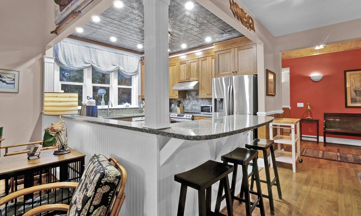 Bald Head Island Cottage | PET FRIENDLY Adorable 3 bedroom/3 bath cottage in convenient island location.