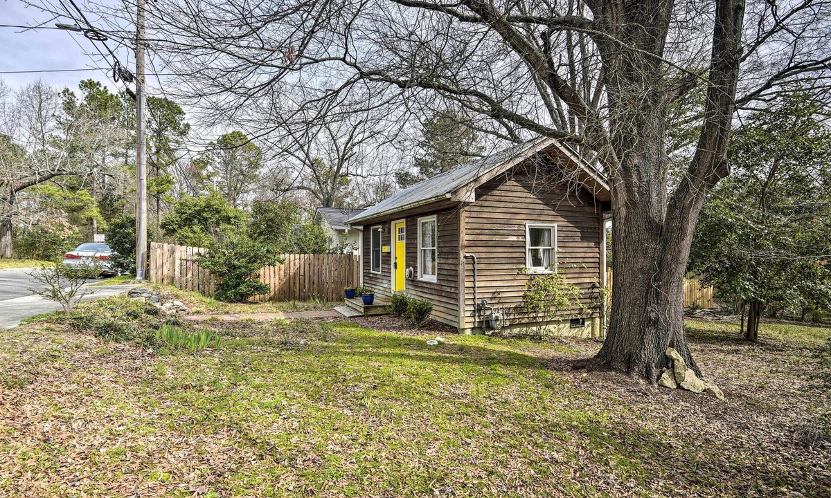 Bynum Cottage | Pet-Friendly Carrboro Cottage < 1 Mi to Carr Mall
