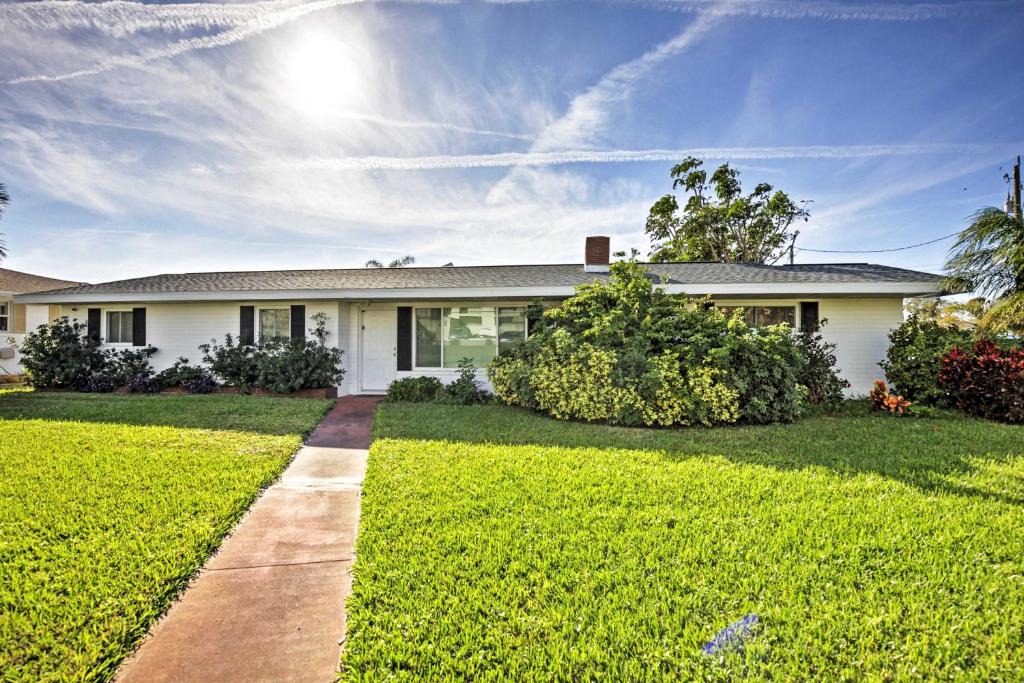 Orlando Heights House | Pet-Friendly Daytona Beach Home, Walk to the Ocean