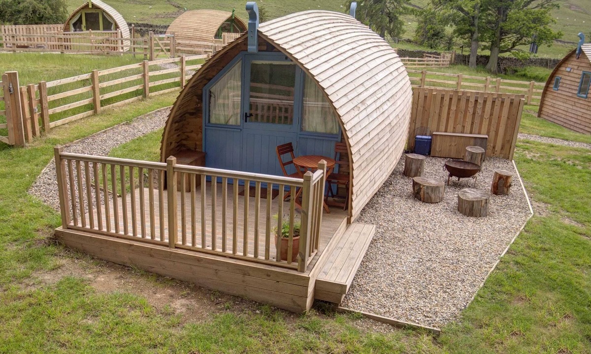 Langley-on-Tyne Ski Chalet | Pet-friendly Lakeside Cabin