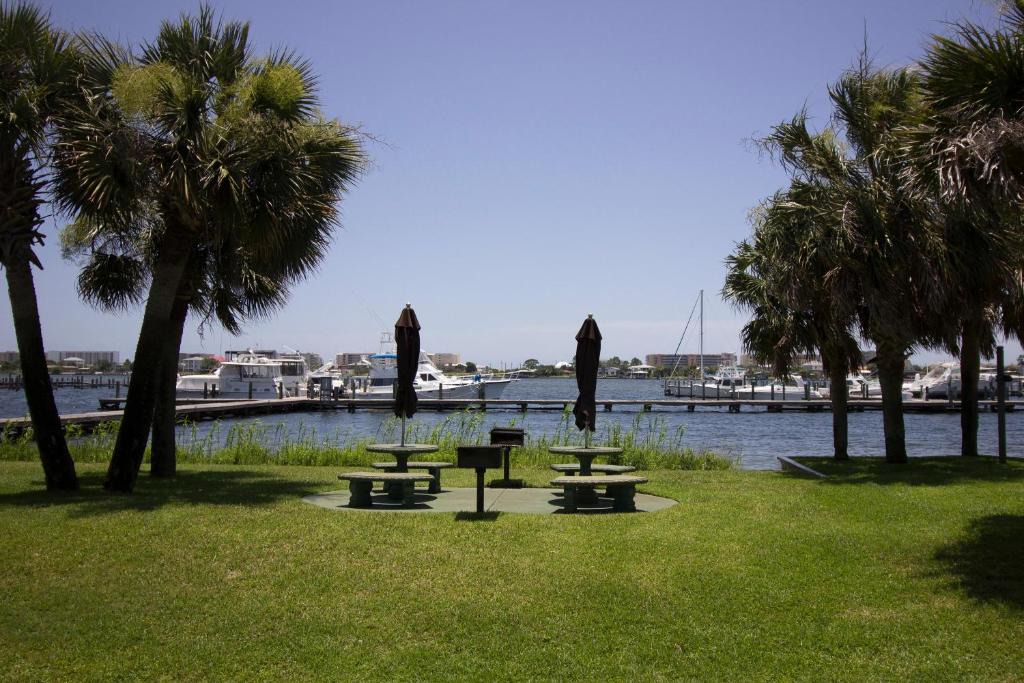 Fort Walton Beach Apartment | Pirates' Bay Marina