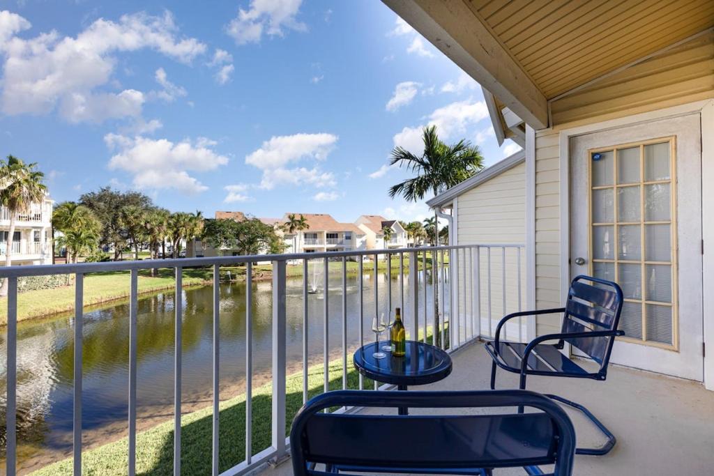 Ocean Side Village Apartment | Pondview Modern Farmhouse Condo Half Mile to Beach