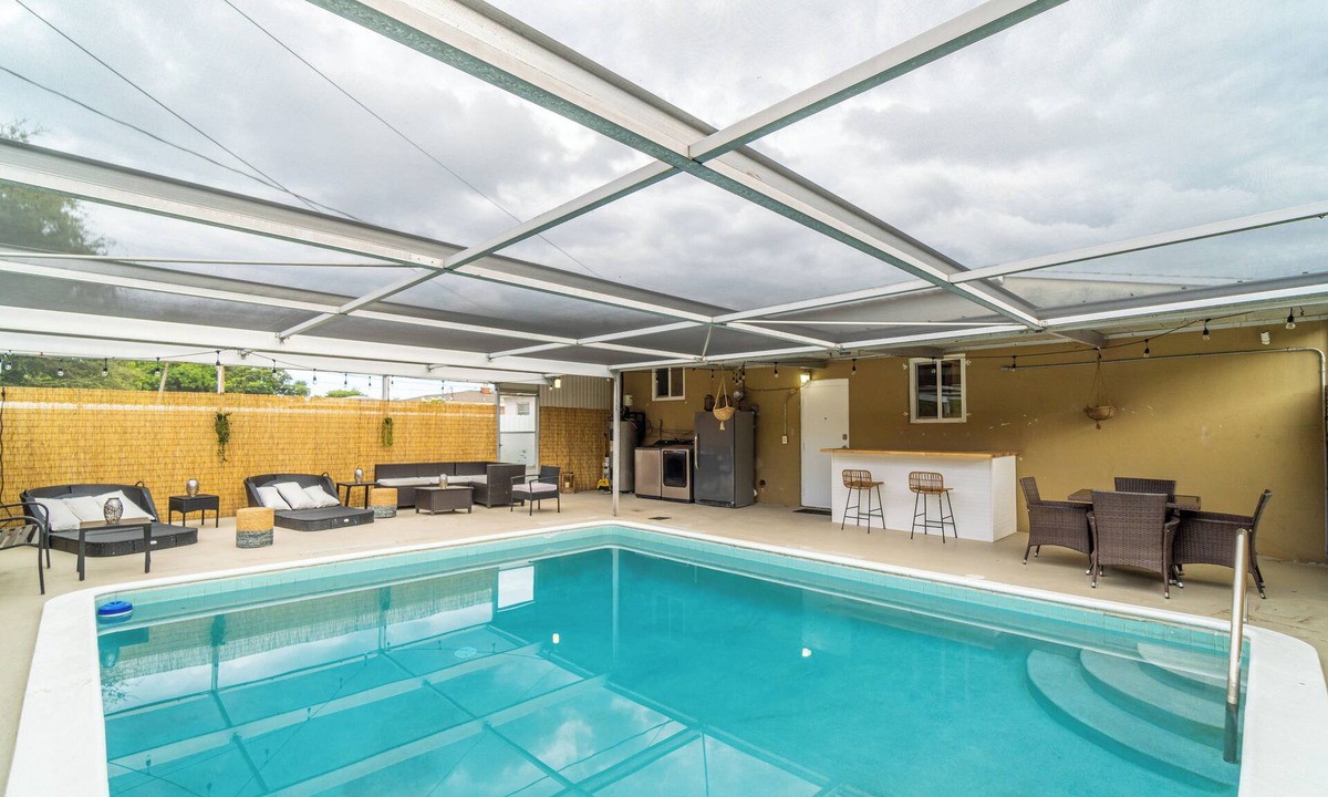 Golden Glades House | Pool, 4 Bed, 3 Bath, Patio, Parking.