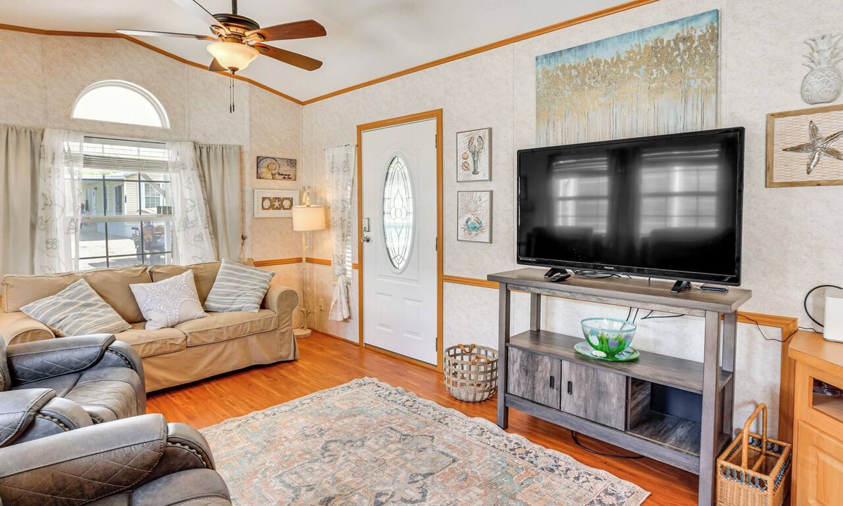 Lake Placid House | Pool + Dock Access! Boater’s Base in Lake Placid