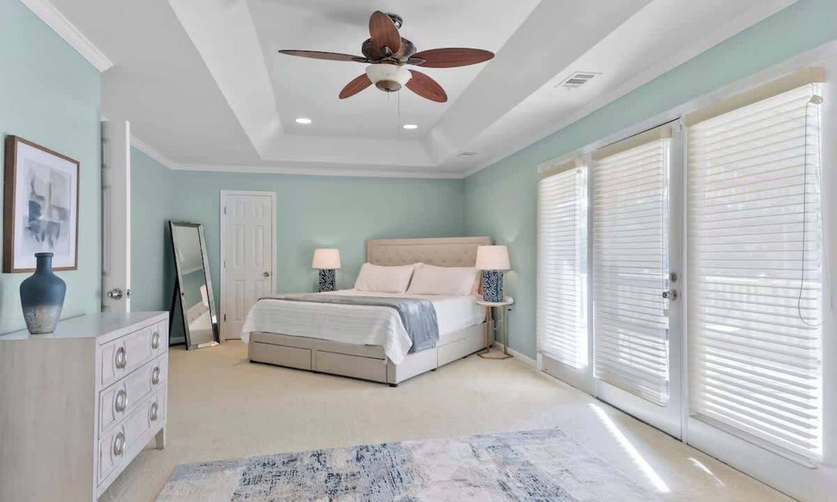 Savannah House | Pool Oasis by Tybee & Downtown Savannah