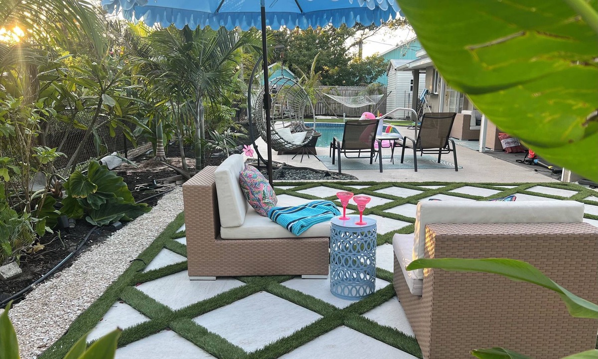 South Venice House | Poolside Paradise Minutes to Beaches