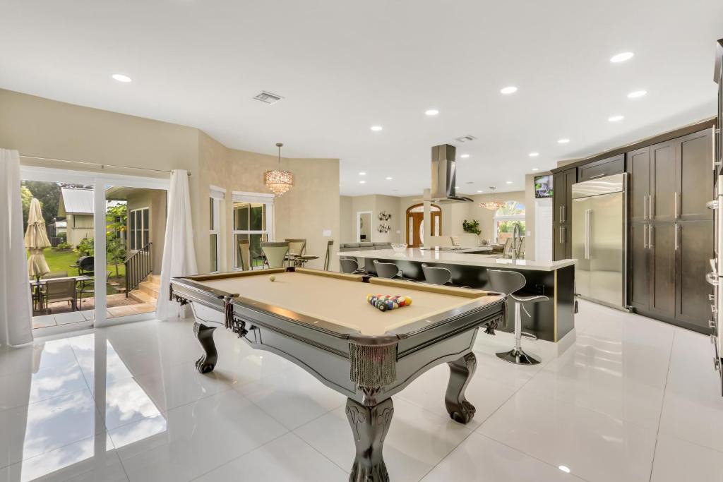 Sunrise House | Priv Patio, Near Beach & Airport!