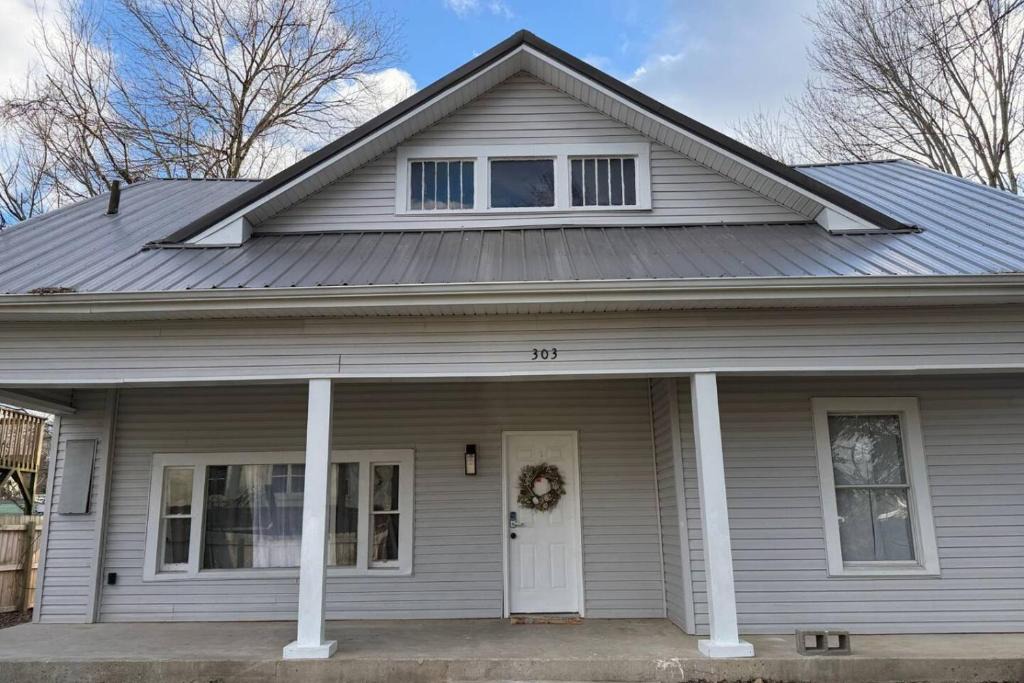 Middlesboro House | Private bungalow close to LMU, ARH, Cumberland Gap