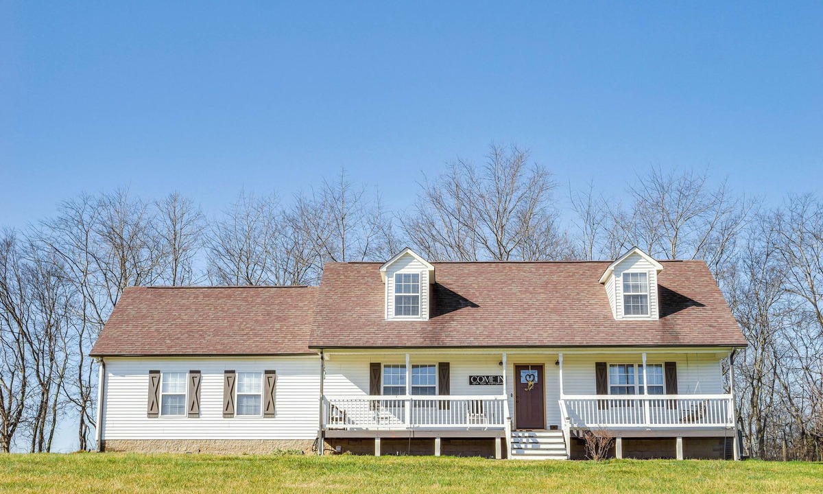 Kedron House | Private Deck! Country Home 20 Mi to Franklin