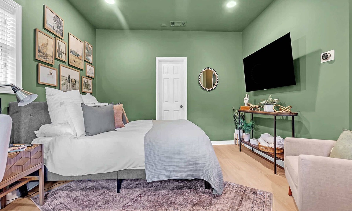East Memphis House | Private Guest House, Kitchenette