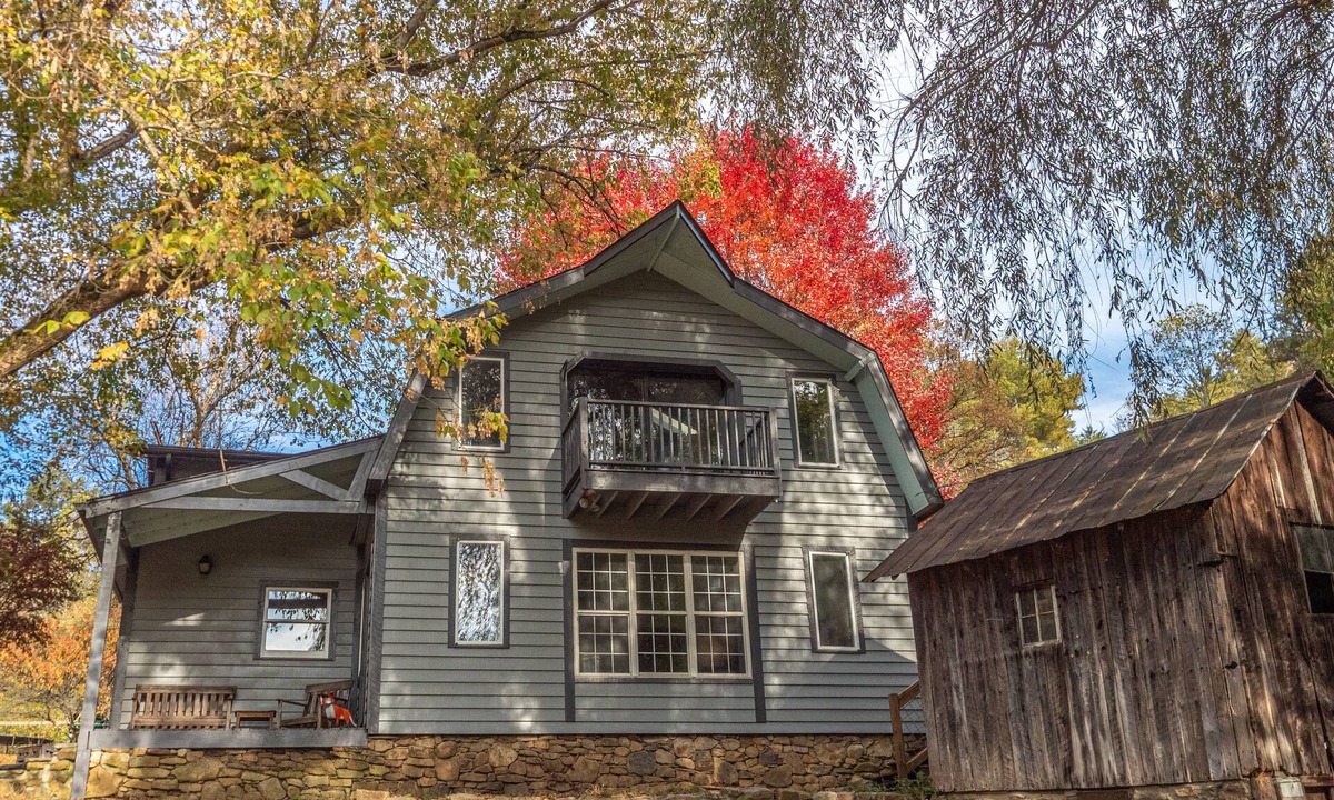 Weaverville Cabin | Private Historic Farmhouse Cabin on 30 acres 15 minutes from Asheville