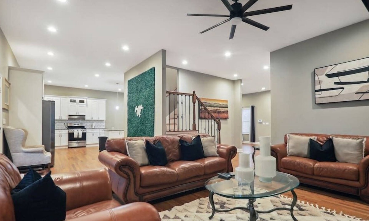 Church Street House | Private Hot Tub Ping Pong Event Friendly 5 Beds