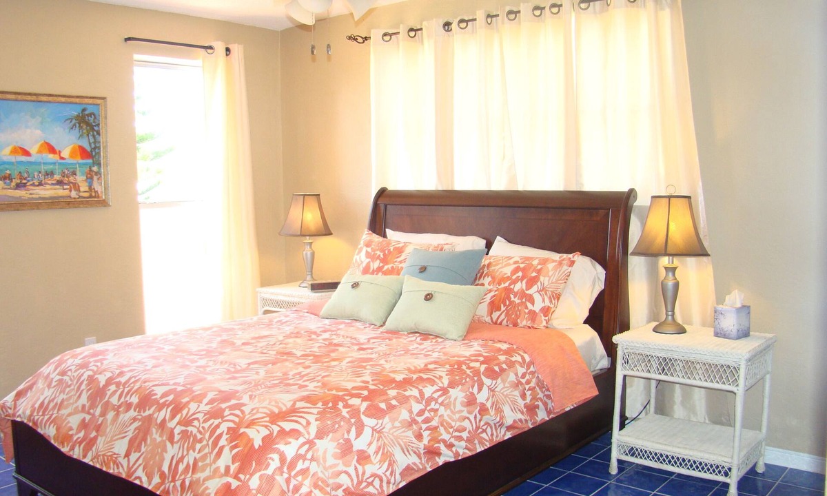 Ormond-by-the-Sea House | Private modern 2bd home, very clean, steps to beach