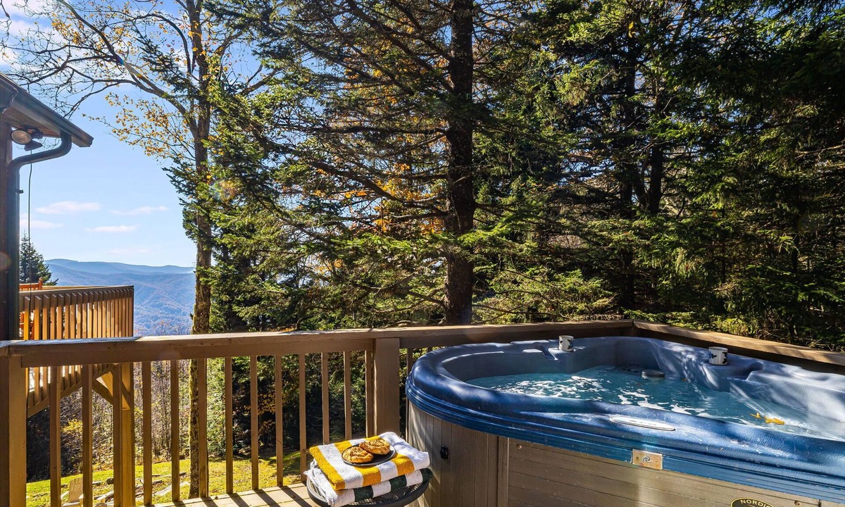 Sylva Cabin | Private Mountain Cabin with Hot Tub + Epic Views!