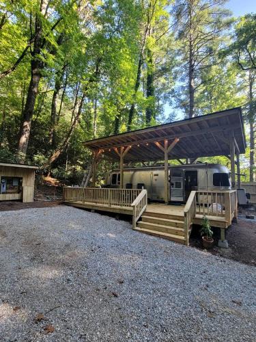 Sapphire House | Private Wooded Airstream Retreat with Babbling Brook near Cashiers & Highlands – Sapphire, NC