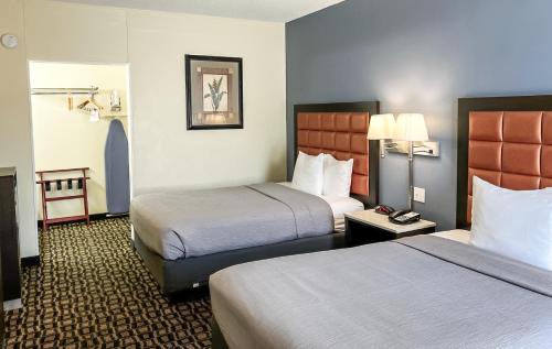 Quality Inn Airport Cruise Port | Golfview