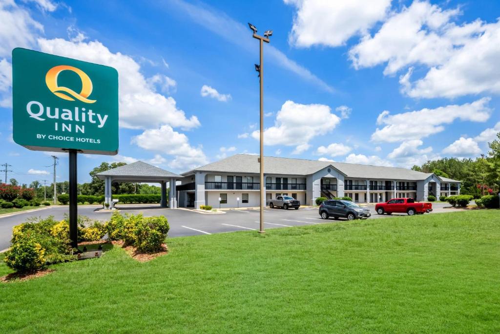 Gold Rock Hotel | Quality Inn Battleboro - Rocky Mount
